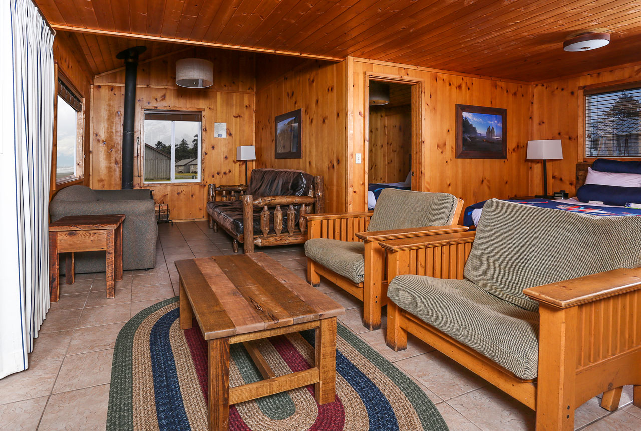 Our largest Bluff Cabins sleep up to 8 people. Bring the whole family!